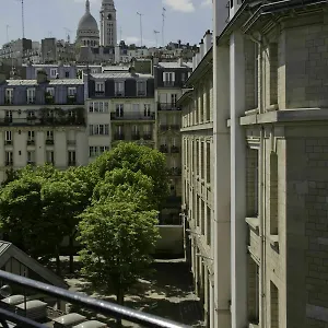 Le Montclair Montmartre By River Francie